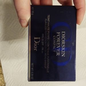Dior Diorskin Forever Compact SPF 25 021 Linen